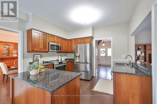 1962 Calgary Court, Mississauga, ON - Indoor Photo Showing Kitchen With Stainless Steel Kitchen