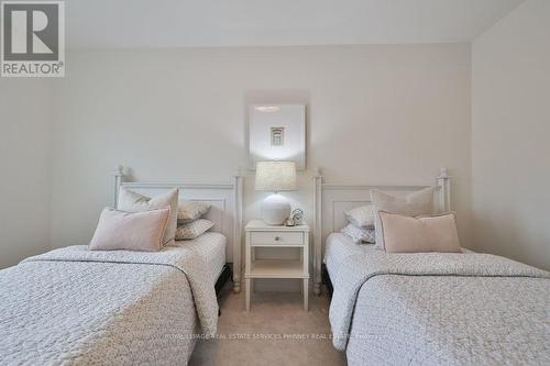 1962 Calgary Court, Mississauga, ON - Indoor Photo Showing Bedroom