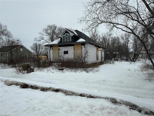 37 First Avenue, Lundar, MB 