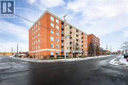 32 TANNERY Street Unit# 506  Mississauga, ON L5M 6T6