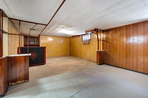 1083 Inkster Boulevard, Winnipeg, MB - Indoor Photo Showing Basement