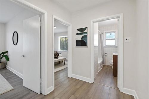 1083 Inkster Boulevard, Winnipeg, MB - Indoor Photo Showing Other Room