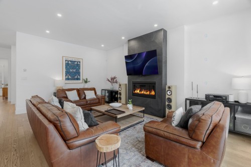 Salle familiale - 281 Westcroft Road, Beaconsfield, QC - Indoor Photo Showing Living Room With Fireplace