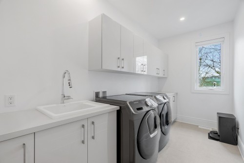 Salle de lavage - 281 Westcroft Road, Beaconsfield, QC - Indoor Photo Showing Laundry Room