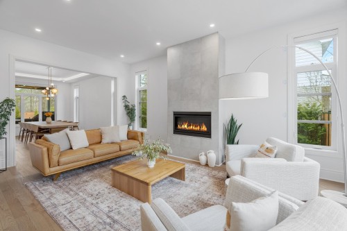 Salon - 281 Westcroft Road, Beaconsfield, QC - Indoor Photo Showing Living Room With Fireplace