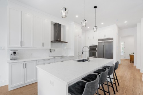 Cuisine - 281 Westcroft Road, Beaconsfield, QC - Indoor Photo Showing Kitchen With Upgraded Kitchen