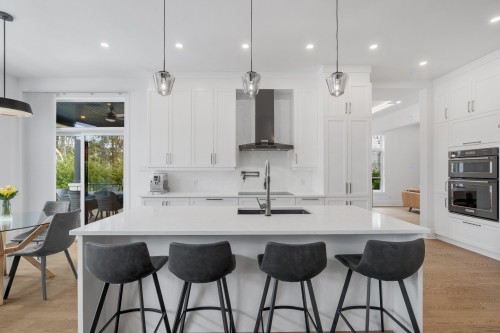 Cuisine - 281 Westcroft Road, Beaconsfield, QC - Indoor Photo Showing Kitchen With Upgraded Kitchen