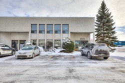 2473  - 2475 Rue Guénette Montréal (Saint-Laurent), QC H4R 2E9