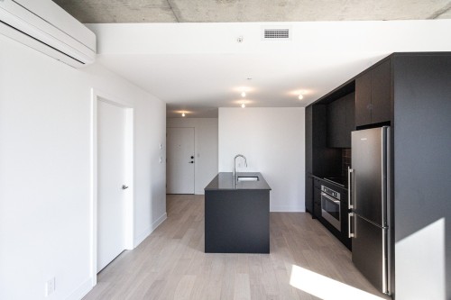 Cuisine - 824-7227 Boul. Newman, Montréal (Lasalle), QC - Indoor Photo Showing Kitchen