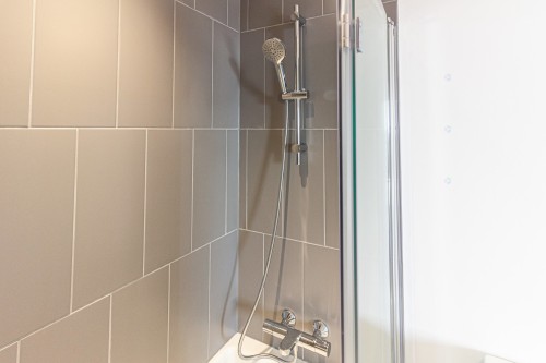 Salle de bains - 824-7227 Boul. Newman, Montréal (Lasalle), QC - Indoor Photo Showing Bathroom