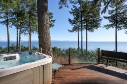 5862 Aldergrove Dr Courtenay, BC V9J 1W2