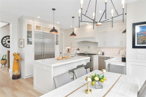 25 Howe St, Victoria, BC 