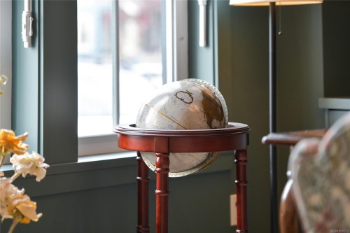 25 Howe St, Victoria, BC 