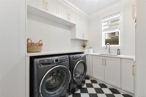 25 Howe St, Victoria, BC 