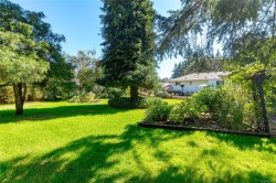 3334 Acemink Rd Colwood, BC V9C 2J6