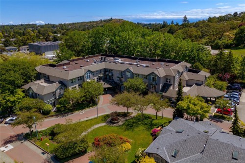 202-1485 Garnet Rd  Saanich, BC V8P 5T5