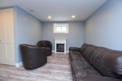 302 East 27Th Street, Hamilton, ON - Indoor