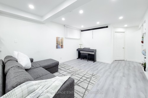 114 Juanita Drive, Hamilton, ON - Indoor