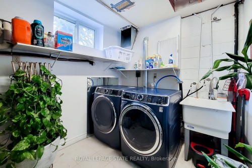 114 Juanita Drive, Hamilton, ON - Indoor Photo Showing Laundry Room