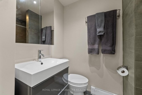 3804 Main Street, Lincoln, ON - Indoor Photo Showing Bathroom