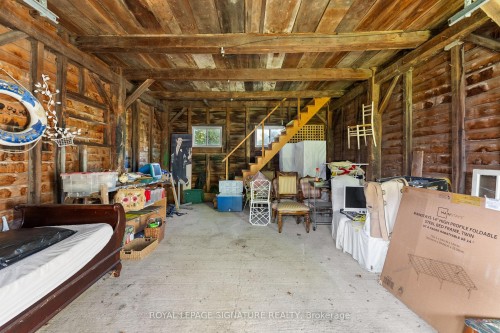 3804 Main Street, Lincoln, ON - Indoor Photo Showing Other Room