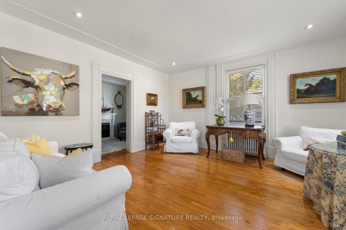 3804 Main Street, Lincoln, ON - Indoor Photo Showing Living Room