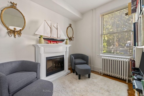 3804 Main Street, Lincoln, ON - Indoor Photo Showing Living Room With Fireplace