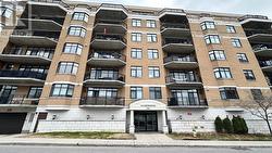 203 - 260 BESSERER STREET  Ottawa, ON K1N 1J3