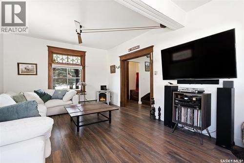 160 Elgin Crescent, Lumsden, SK - Indoor Photo Showing Living Room