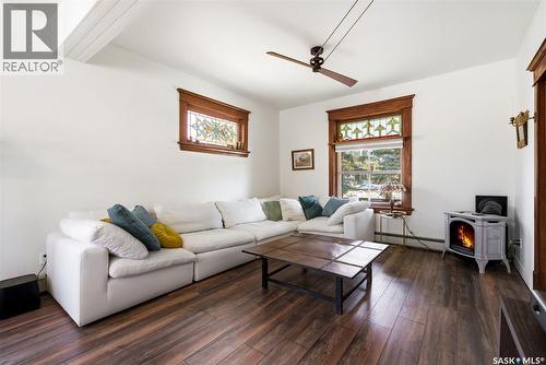160 Elgin Crescent, Lumsden, SK - Indoor Photo Showing Living Room