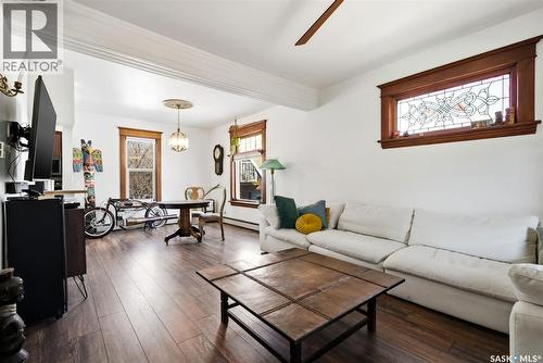 160 Elgin Crescent, Lumsden, SK - Indoor Photo Showing Living Room