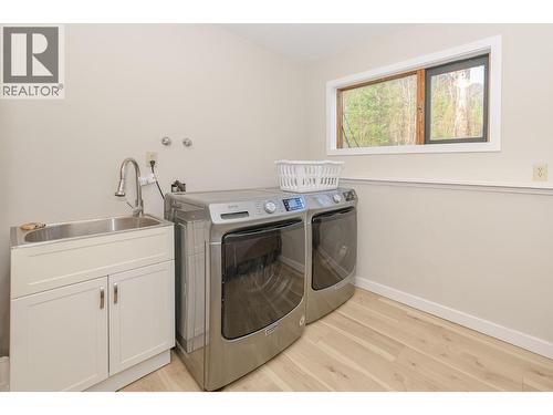 3668 Trinity Valley Road, Enderby, BC - Indoor Photo Showing Laundry Room