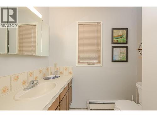 3668 Trinity Valley Road, Enderby, BC - Indoor Photo Showing Bathroom