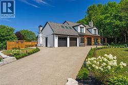 204 FALLING BROOK Drive Ancaster, ON L9G 1E6