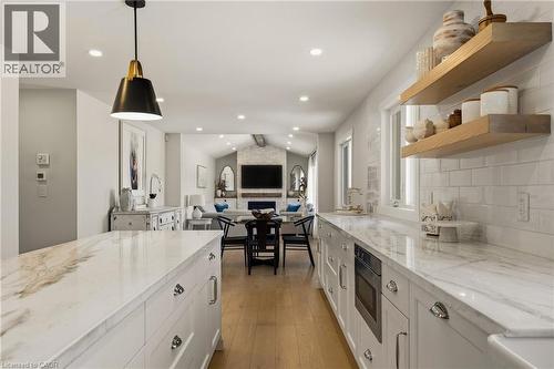 204 Falling Brook Drive, Ancaster, ON - Indoor Photo Showing Kitchen With Upgraded Kitchen