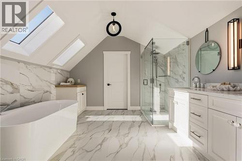 204 Falling Brook Drive, Ancaster, ON - Indoor Photo Showing Bathroom