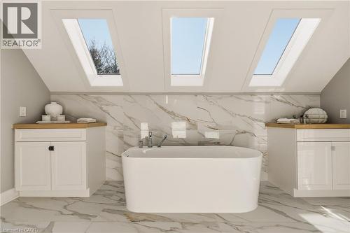 204 Falling Brook Drive, Ancaster, ON - Indoor Photo Showing Other Room