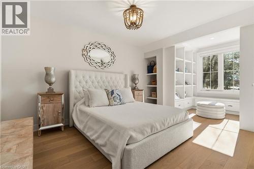 204 Falling Brook Drive, Ancaster, ON - Indoor Photo Showing Bedroom