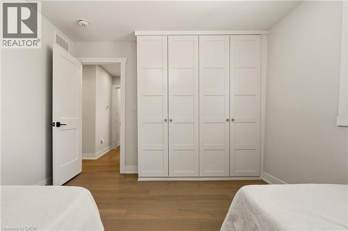 204 Falling Brook Drive, Ancaster, ON - Indoor Photo Showing Bedroom