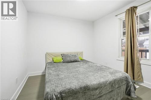 4 Hilda Street, St. Catharines, ON - Indoor Photo Showing Bedroom