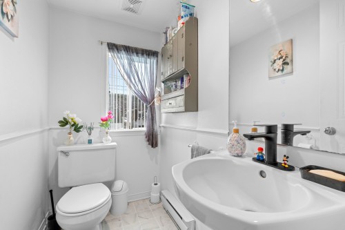 Salle d'eau - 851 Rue Primeau, Saint-Eustache, QC - Indoor Photo Showing Bathroom