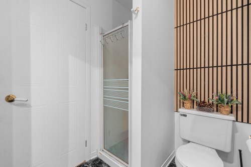 Salle de bains - 851 Rue Primeau, Saint-Eustache, QC - Indoor