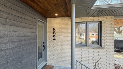 892 Rue Nicolet  Longueuil (Le Vieux-Longueuil), QC J4J 4T4