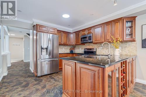 3339 Cactus Gate, Mississauga, ON - Indoor Photo Showing Kitchen