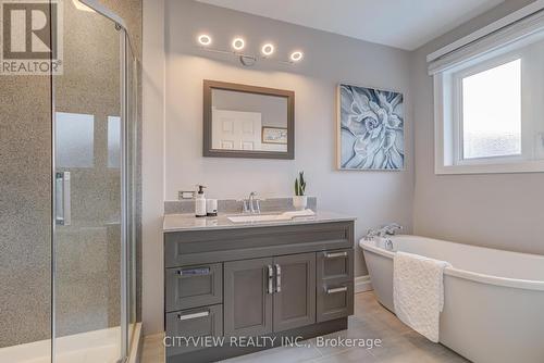 3339 Cactus Gate, Mississauga, ON - Indoor Photo Showing Bathroom
