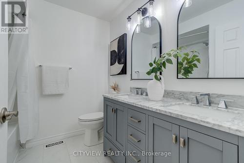 3339 Cactus Gate, Mississauga, ON - Indoor Photo Showing Bathroom