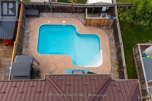 3339 Cactus Gate, Mississauga, ON - Outdoor With In Ground Pool