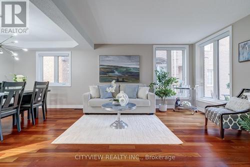 3339 Cactus Gate, Mississauga, ON - Indoor Photo Showing Living Room