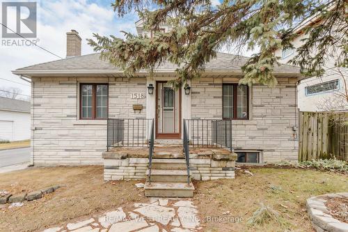 1518 Cawthra Road, Mississauga, ON - Indoor Photo Showing Kitchen With Double Sink