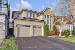 3285 LIPTAY AVENUE  Oakville, ON L6M 0N1